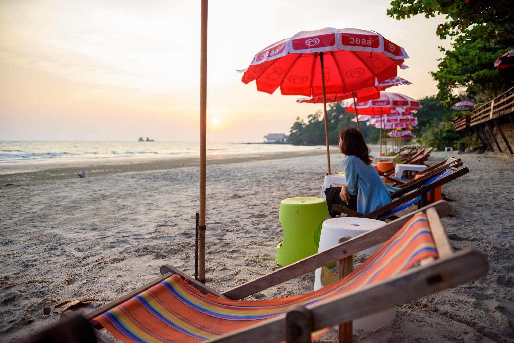 Baansuan Aokhai Beach Resort Mae Phim Esterno foto